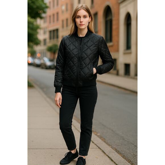 Aritzia PARKLIFE Women’s Quilted Down Blend Flight Jacket XXS Black - Picture 2 of 8